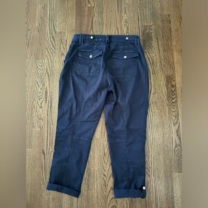 Pret-a-pedi capri in navy.